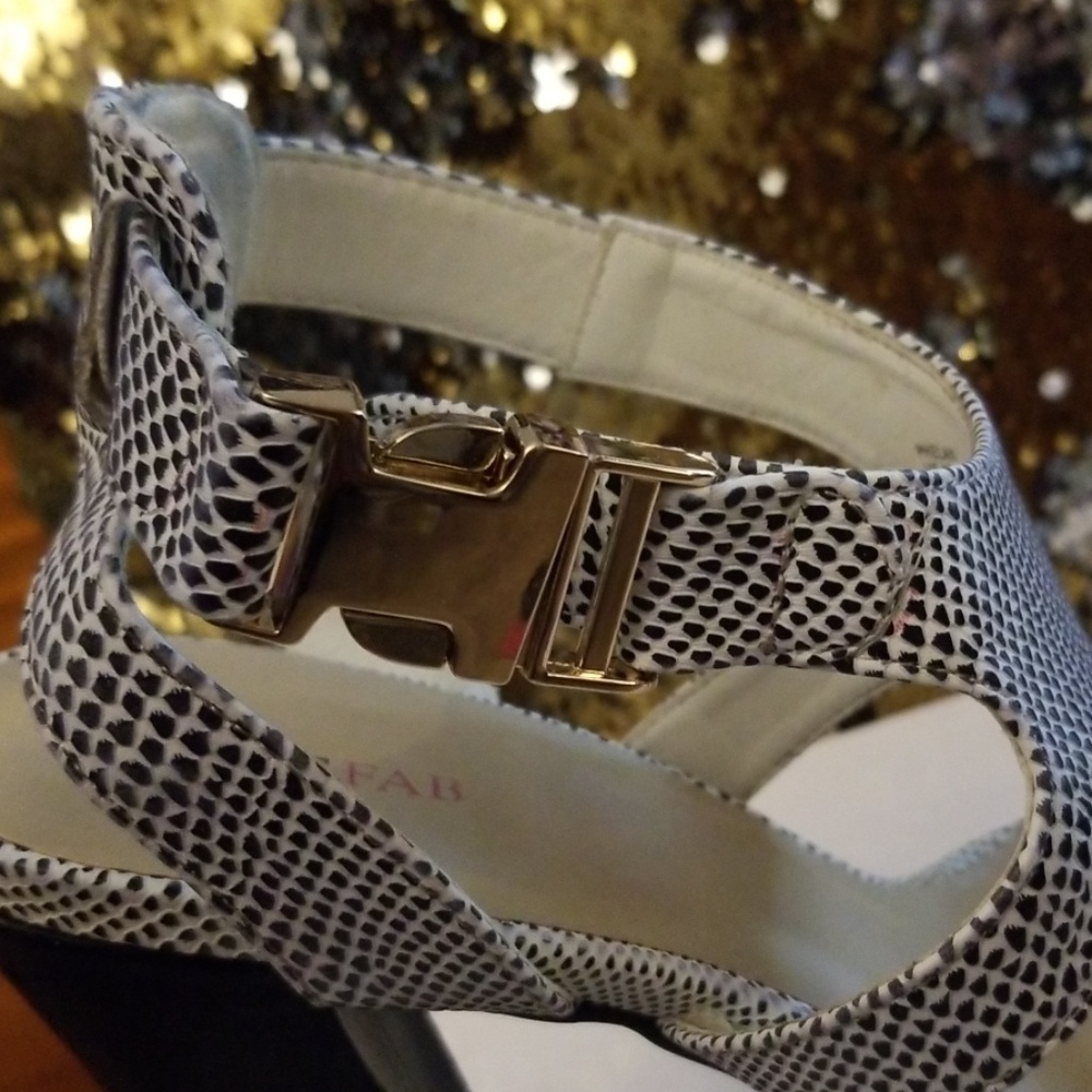 Sandals - Picture 2 of 4